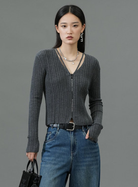 uti尤缇2025春季新款 深灰色修身V领针织开衫女MK111140483联名款