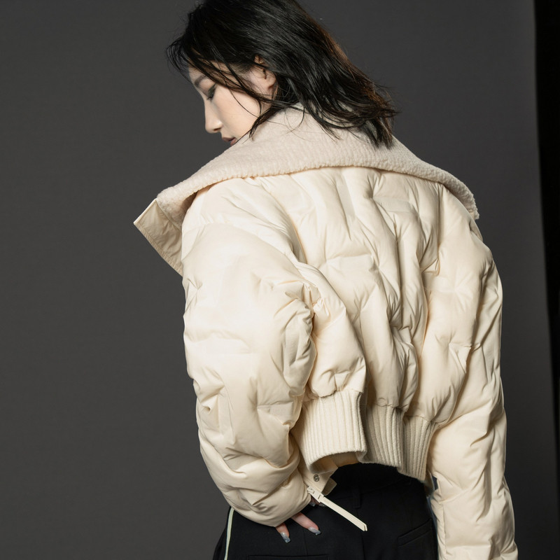 uti翻领米白色短羽绒服女