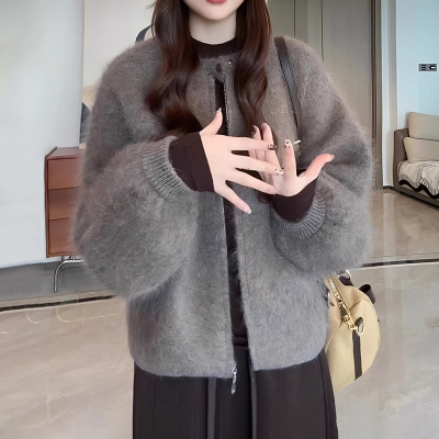 2025秋冬季新款女士宽松时尚气质减龄百搭圆领加厚毛针织开衫外套