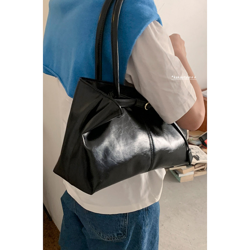 韩国手提保龄球包包女2025新款潮时尚小众腋下包简约大容量单肩包,箱包皮具/热销女包/男包,托特包,淘宝优惠券,粉丝福利购,淘宝优惠卷