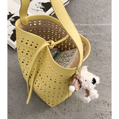 时尚 韩国小众腋下包包女2025新款 潮夏季 镂空水桶包大容量斜挎包