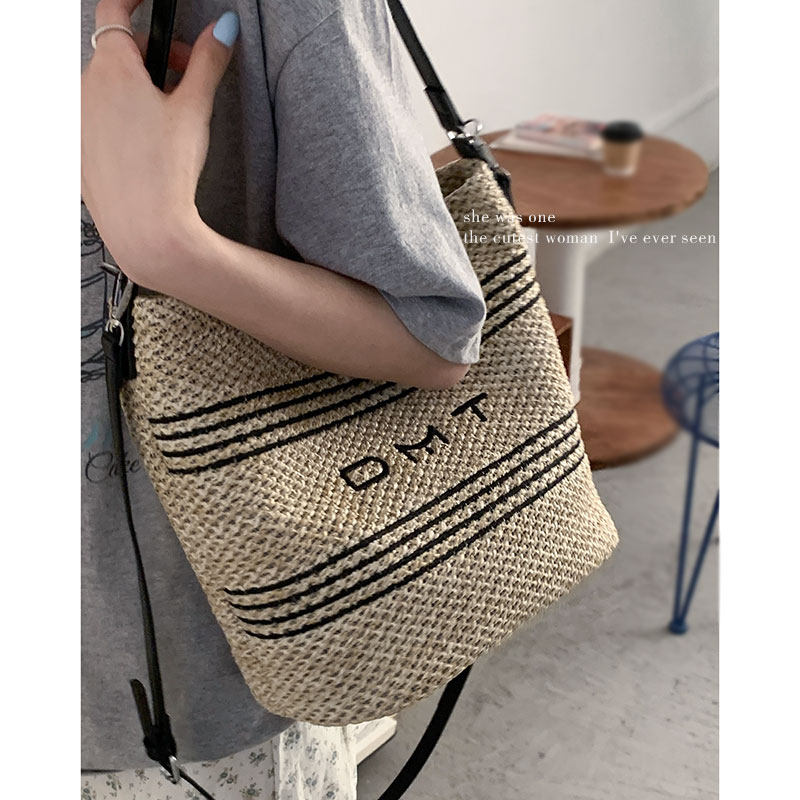 度假风草编包包女2025新款潮时尚字母水桶包简约大容量单肩编织包,箱包皮具/热销女包/男包,通用款女包,淘宝优惠券,粉丝福利购,淘宝优惠卷