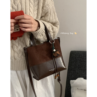复古手提麂皮绒包包女秋冬2025新款潮时尚韩版托特包百搭斜挎包