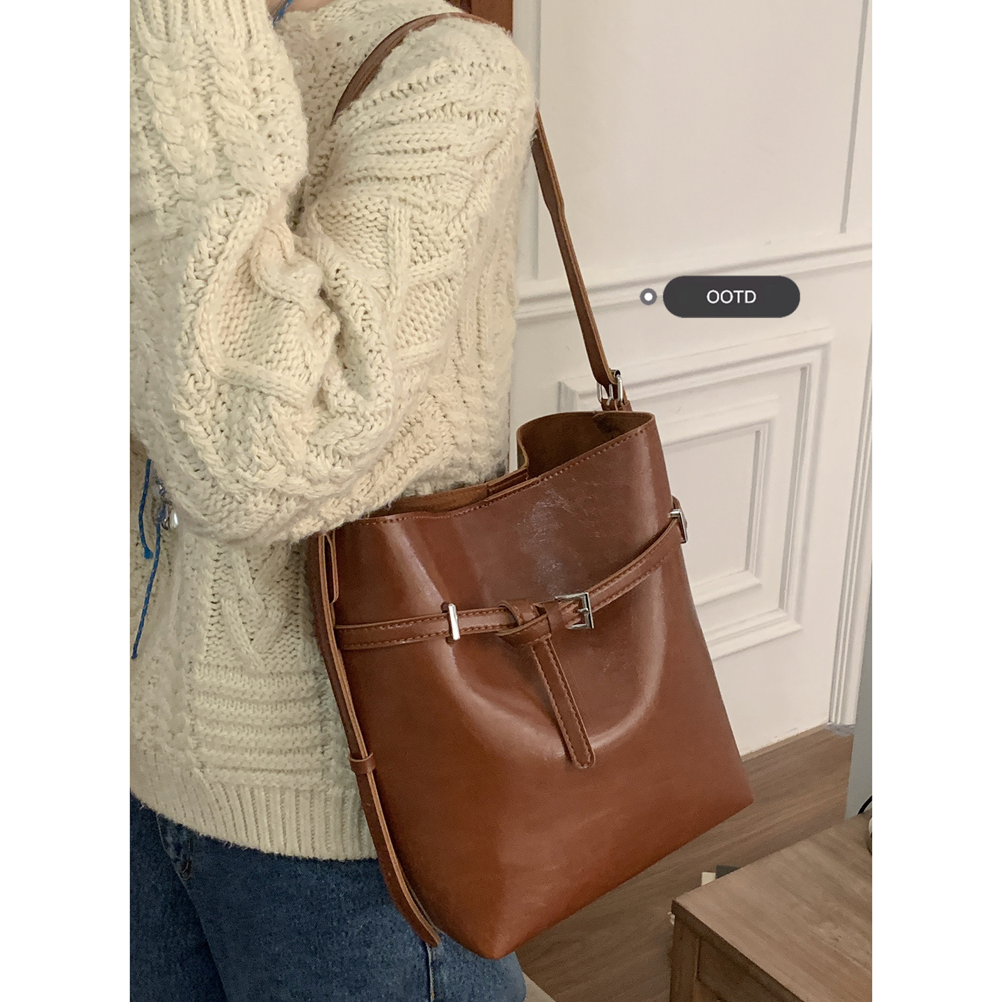 卡乐儿复古小众大容量水桶包