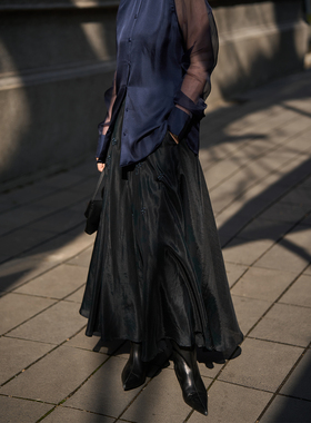 TOFOD 布鲁士蓝 中古文艺风真丝半身裙松紧腰大摆手绣长裙