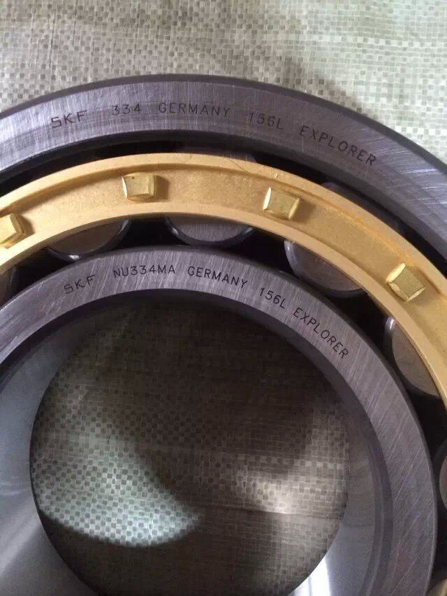 调心滚子轴承22138CA/ W33 老代号3618尺寸90-190-64。