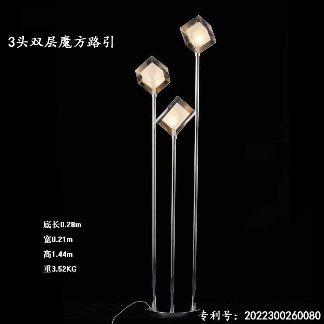 新款婚庆铁艺电镀魔方路引婚礼堂酒店舞台摆件婚礼现场装饰路引