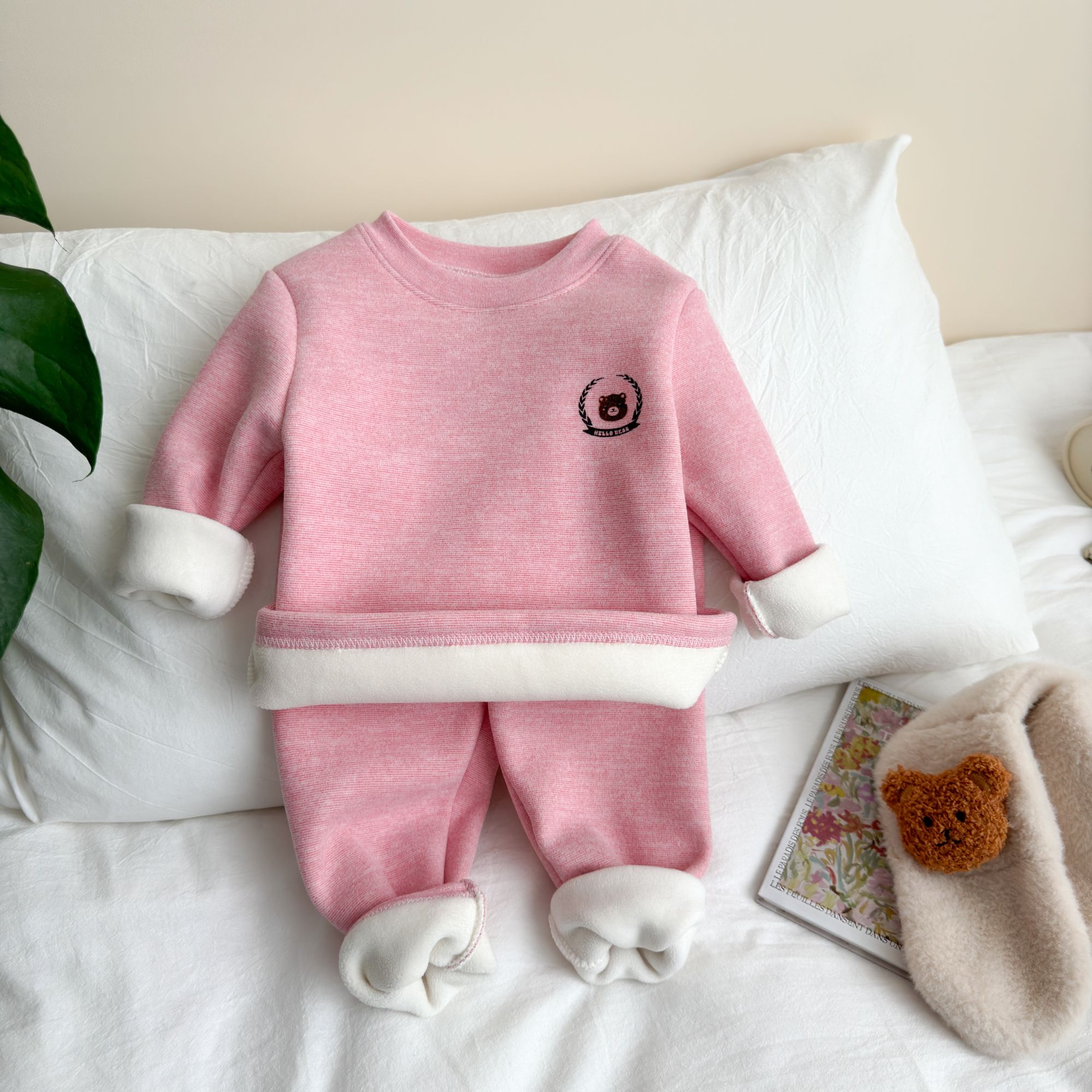 儿童德绒睡衣套装保暖套装秋冬季新款家居服男童秋衣秋裤女童宝宝