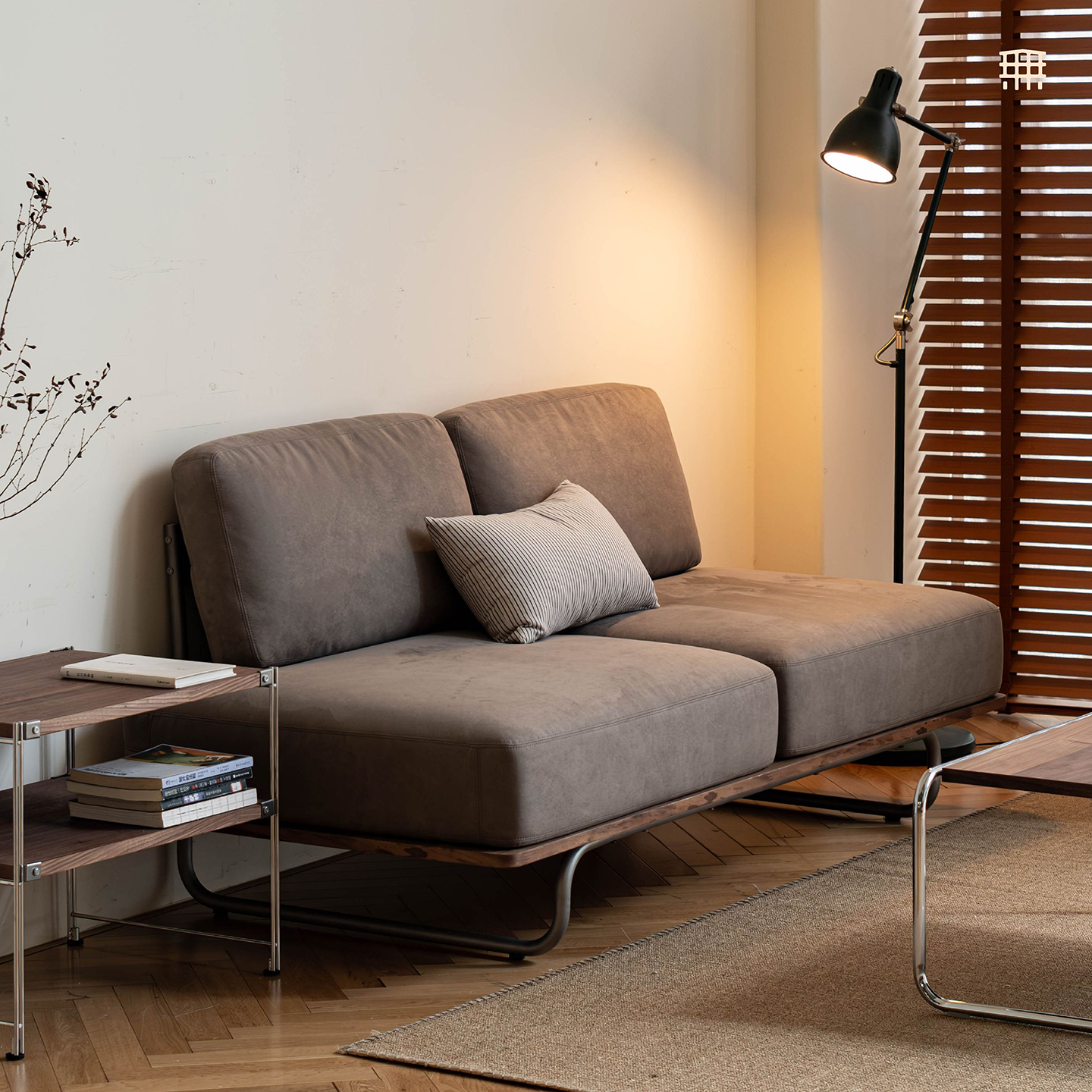 无即所有日式布艺实木双人直排沙发客厅靠墙小户型不锈钢悬浮沙发