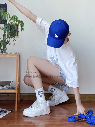 女棉刺绣织花中筒袜少女感