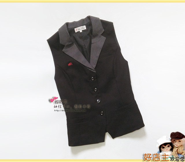 黑色自然风修身小马甲