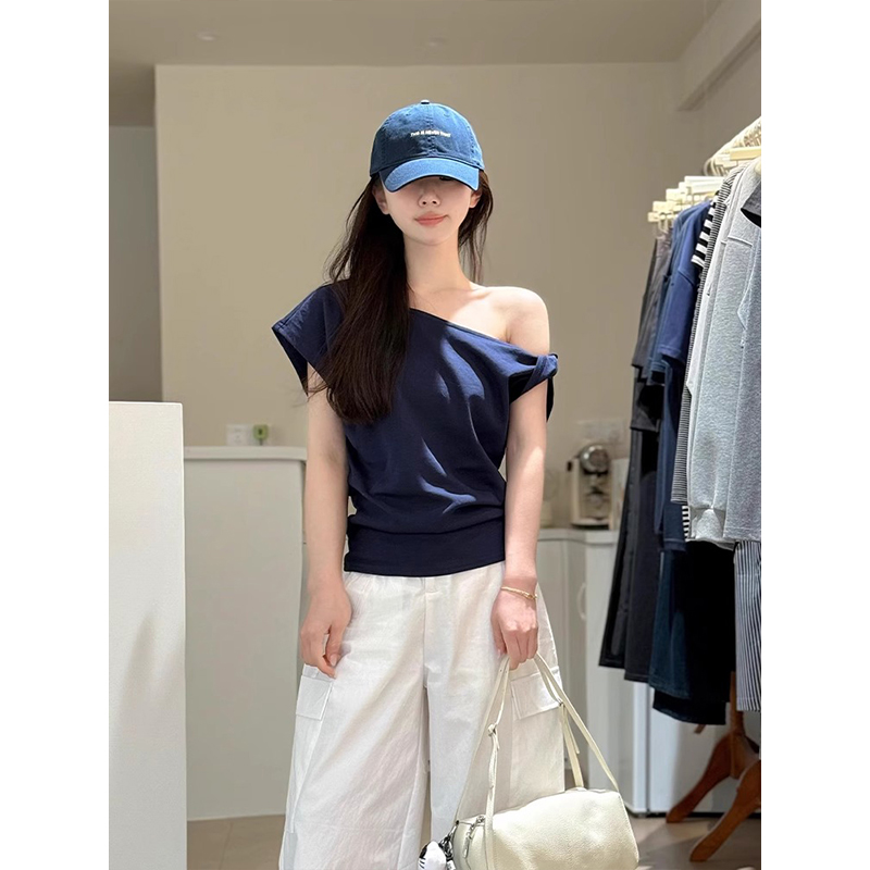 韩系藏青色一字斜肩短袖t恤女夏设计感独特漂亮辣妹扭结露肩上衣