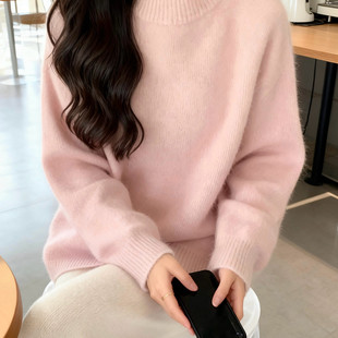 韩系温柔粉色浣熊绒圆领毛衣女秋冬内搭打底宽松软糯针织衫上衣厚