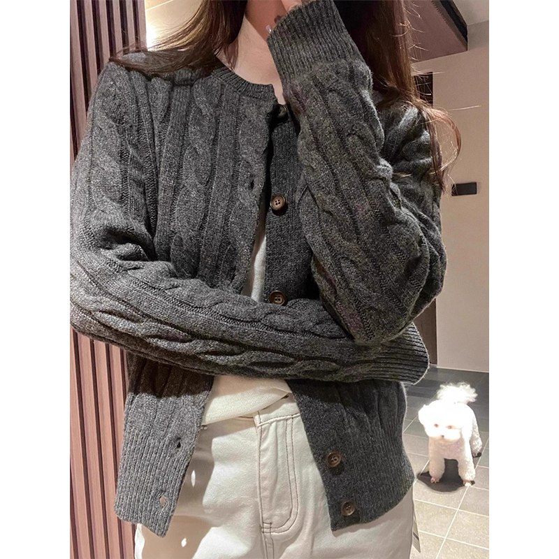 灰色复古麻花毛衣外套女秋冬老钱风穿搭修身短款软糯针织开衫上衣