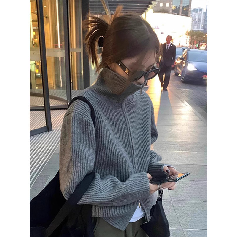 灰色双拉链高领毛衣女秋冬美式复古宽松短款针织开衫立领气质上衣