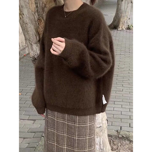 美拉德咖色浣熊绒圆领毛衣女秋冬高级感宽松软糯针织衫内搭上衣厚