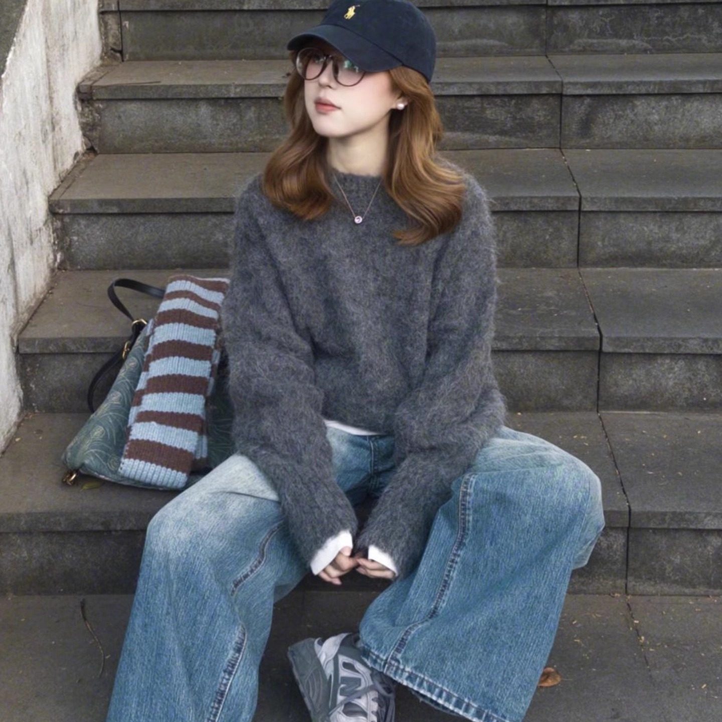 韩系灰色浣熊绒圆领毛衣女秋冬可外穿内搭软糯针织衫慵懒宽松上衣