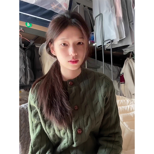 复古绿色麻花针织开衫外套女秋冬小个子修身软糯内搭毛衣短款上衣