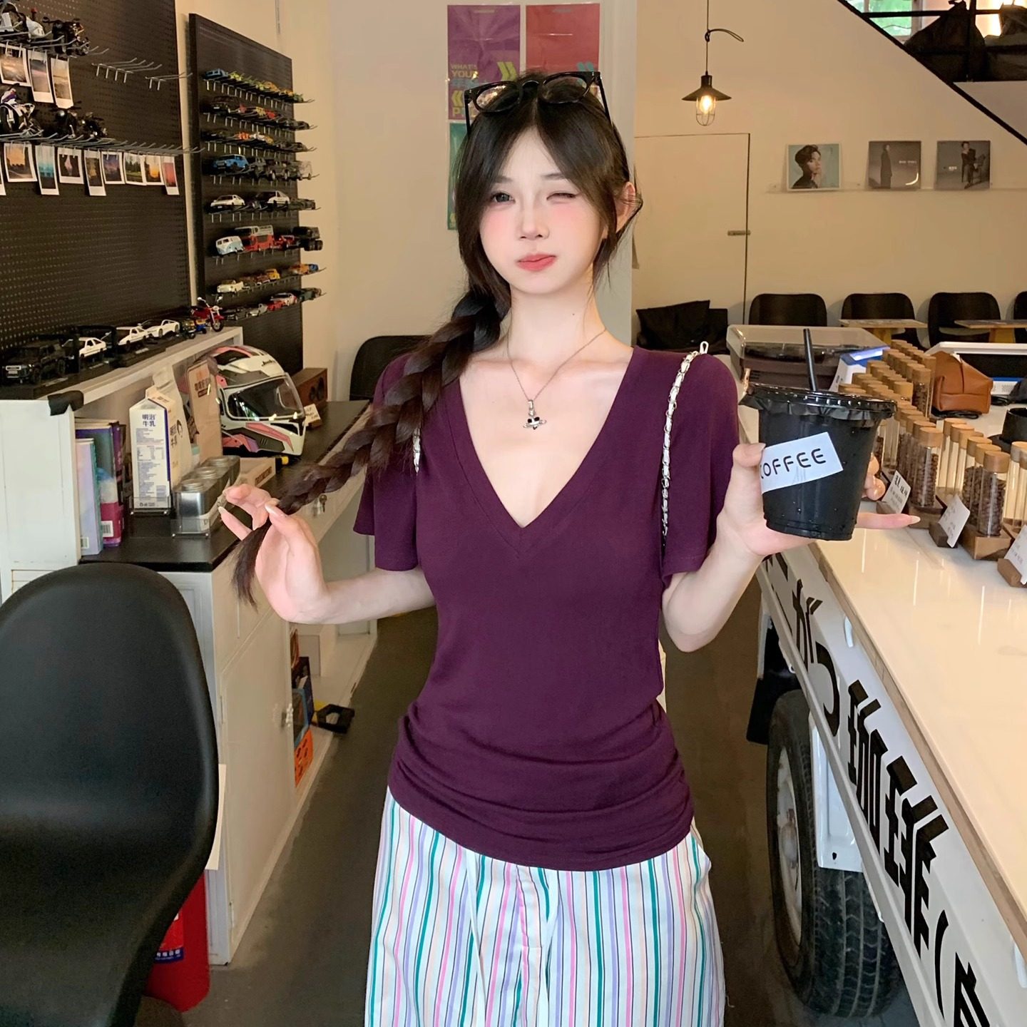 辣妹v领正肩短袖t恤修身收腰上衣