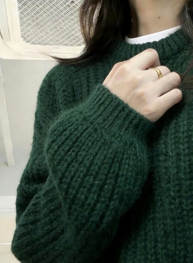 韩系复古绿色圆领厚毛衣女秋冬慵懒高级感宽松套头针织衫内搭上衣