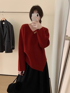 红色镂空浣熊绒毛衣女秋冬V领不规则交叉宽松慵懒针织衫内搭上衣