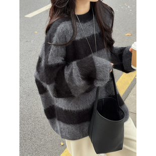 韩系黑灰色条纹马海毛衣女秋冬慵懒高级感宽松软糯针织衫加厚上衣