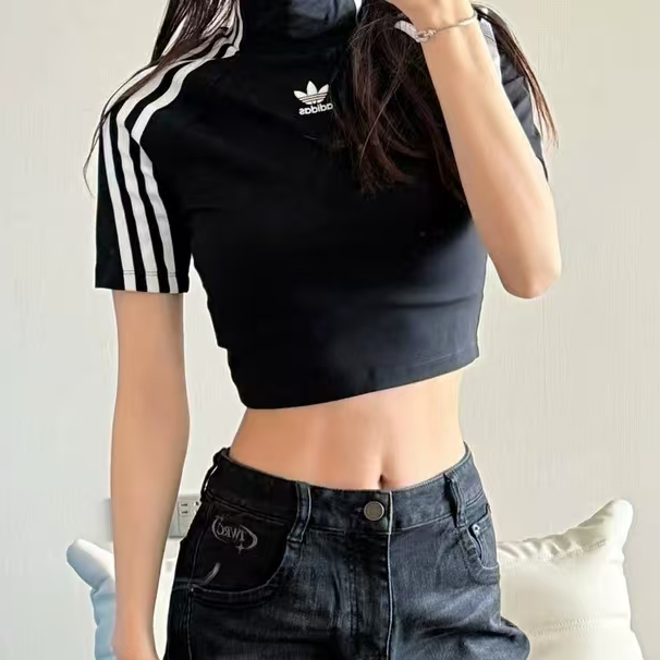 Adidas三叶草女款修身辣妹高腰休闲运动短袖IV9323【断码福利】