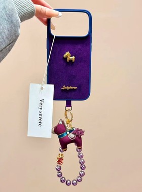 ins高级感紫色绒布立体小金马链条适用iPhone17promax手机壳苹果15pro新款16创意13女14软壳15全包防摔保护套