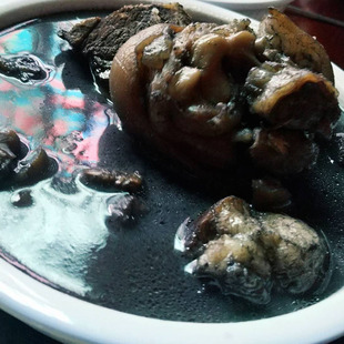 福建省宁德市周宁县特产黑汤猪脚草料 炖猪脚料包 兔肉草