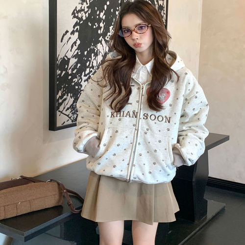 美式复古小狗爱心脚印连帽卫衣女