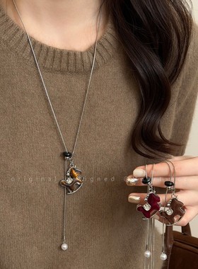 秋冬植绒小马抽拉项链女新款长款毛衣链轻奢高级感本命年配饰