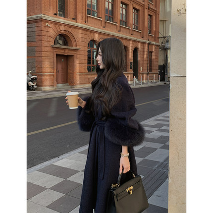12/23  10AM  徐琳「沪上千金2.0」系带收腰狐狸毛长款双面呢大衣