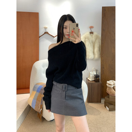 01/06 10AM 徐琳「云朵咩咩」一字领露肩山羊绒绵羊毛混纺针织衫