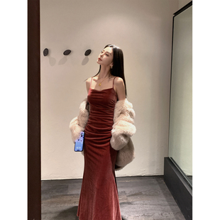 抽褶大裙摆吊带裙 优雅曲线修身 MINI STUDIO徐琳「红酒慕斯」法式