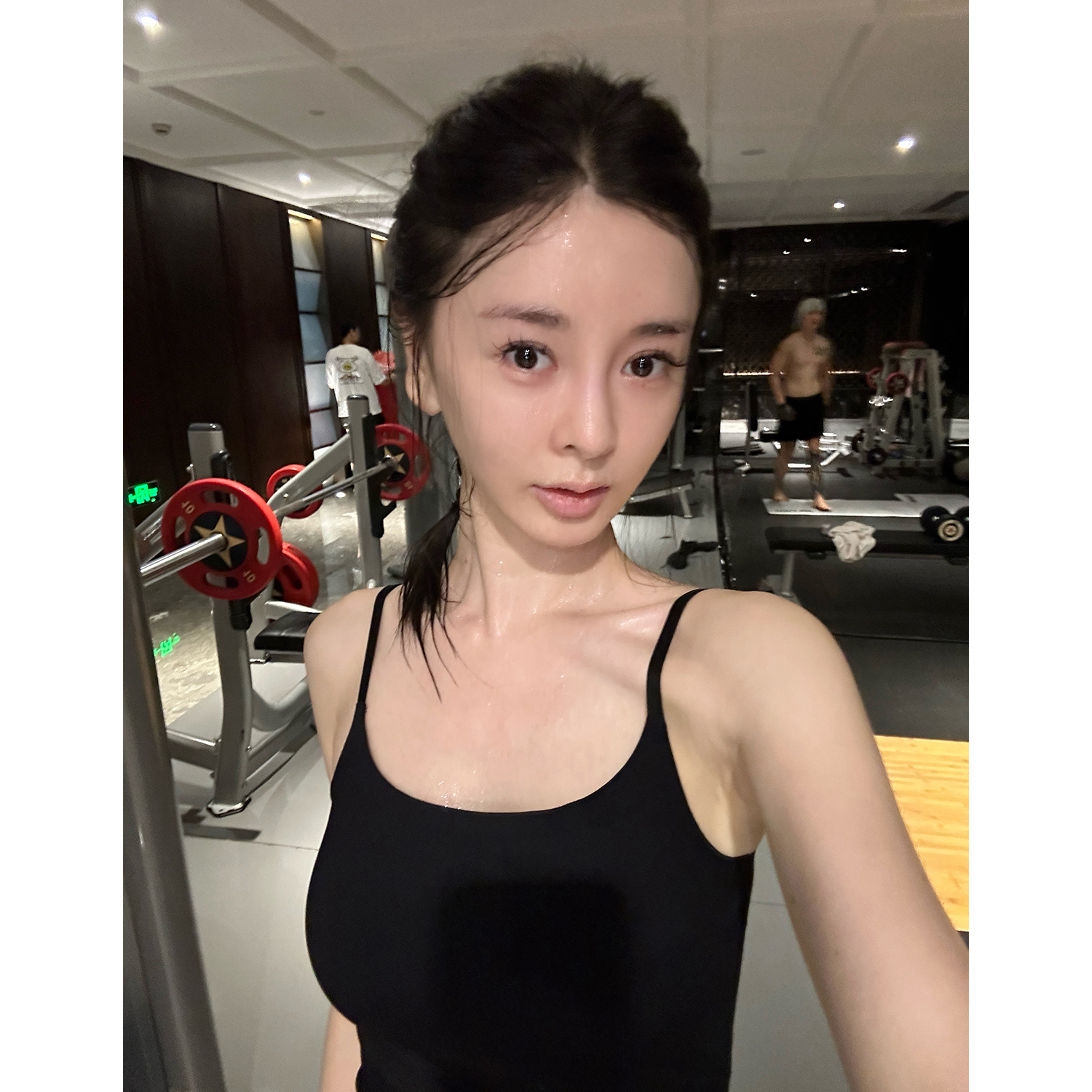 徐琳mini纯色叠穿细肩带多色吊带