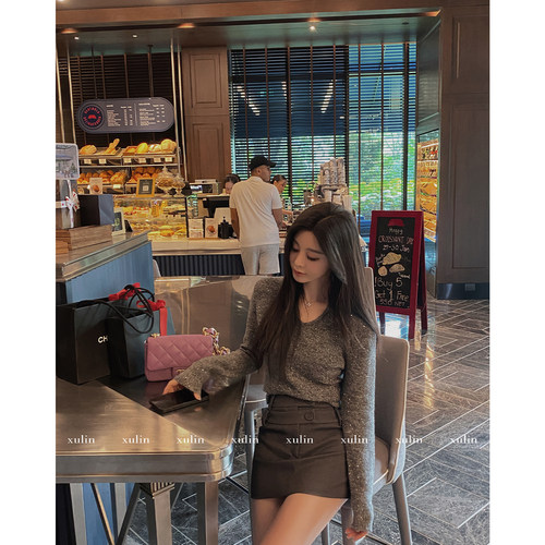 徐琳mini细闪亮片小V领针织上衣