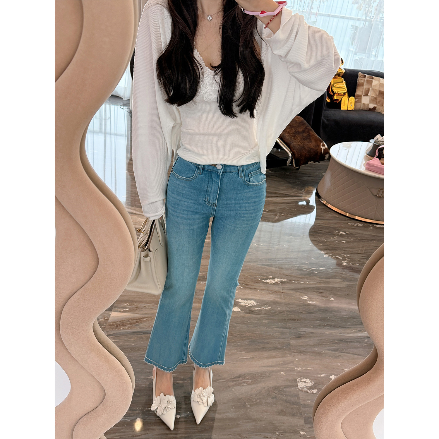 4/17 10AM 徐琳「韩漫具象化」显瘦微喇烟管女时尚百搭弹力牛仔裤