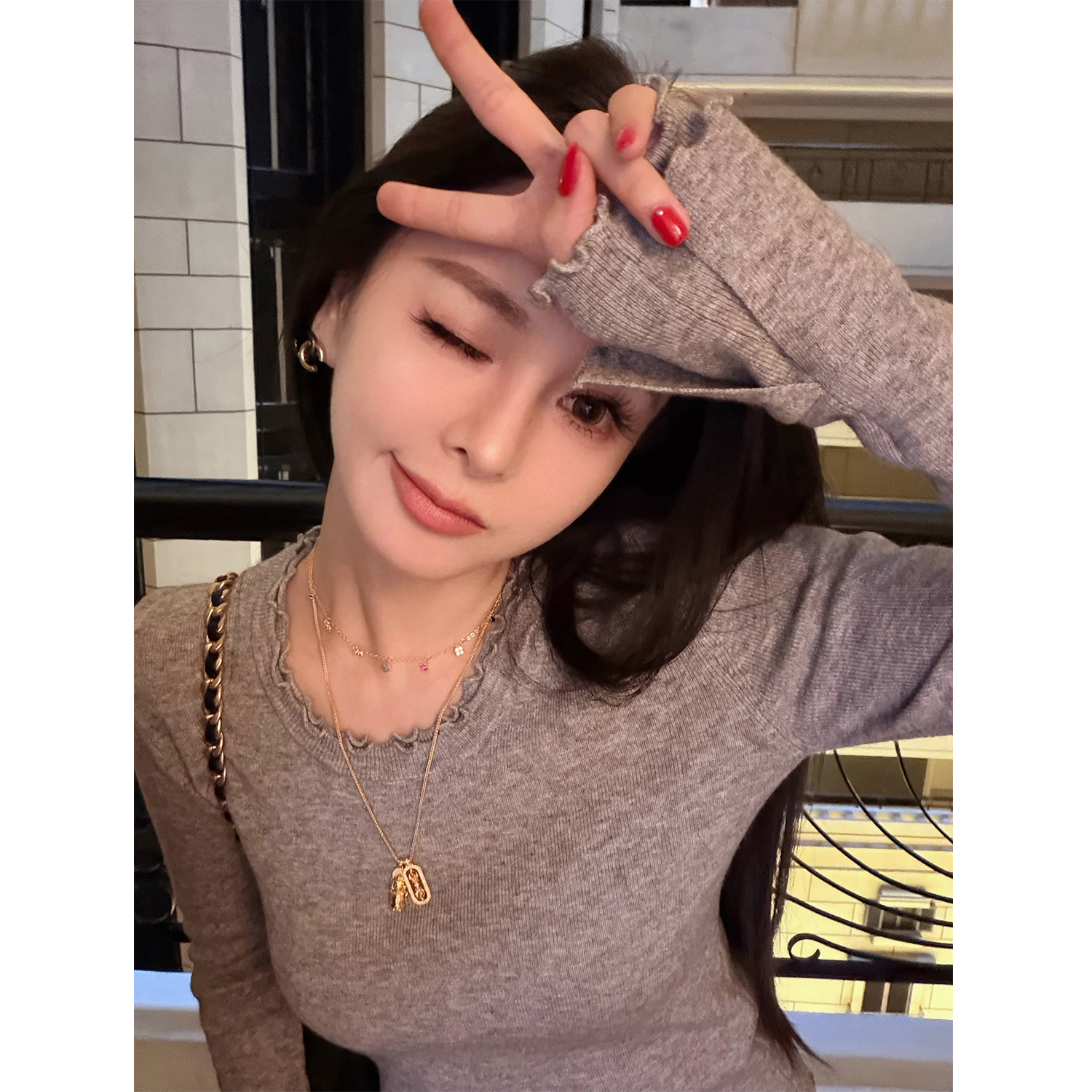 11/11 10AM  徐琳 温柔感木耳花边圆领羊毛多色修身打底上衣