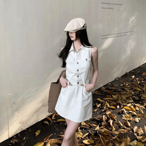 美式复古翻领无袖白色牛仔连衣裙女2024年夏季新款收腰显瘦包臀裙