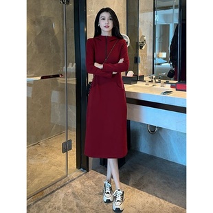 2024秋冬季新款长款卫衣裙女洋气遮肚子减龄显身材高级纯色连衣裙