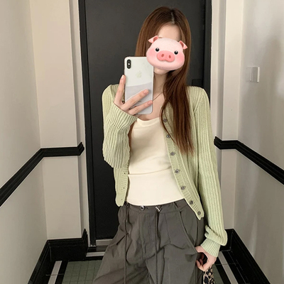 法式绿色圆领针织开衫外套女秋季修身短款小个子洋气别致绝美上衣