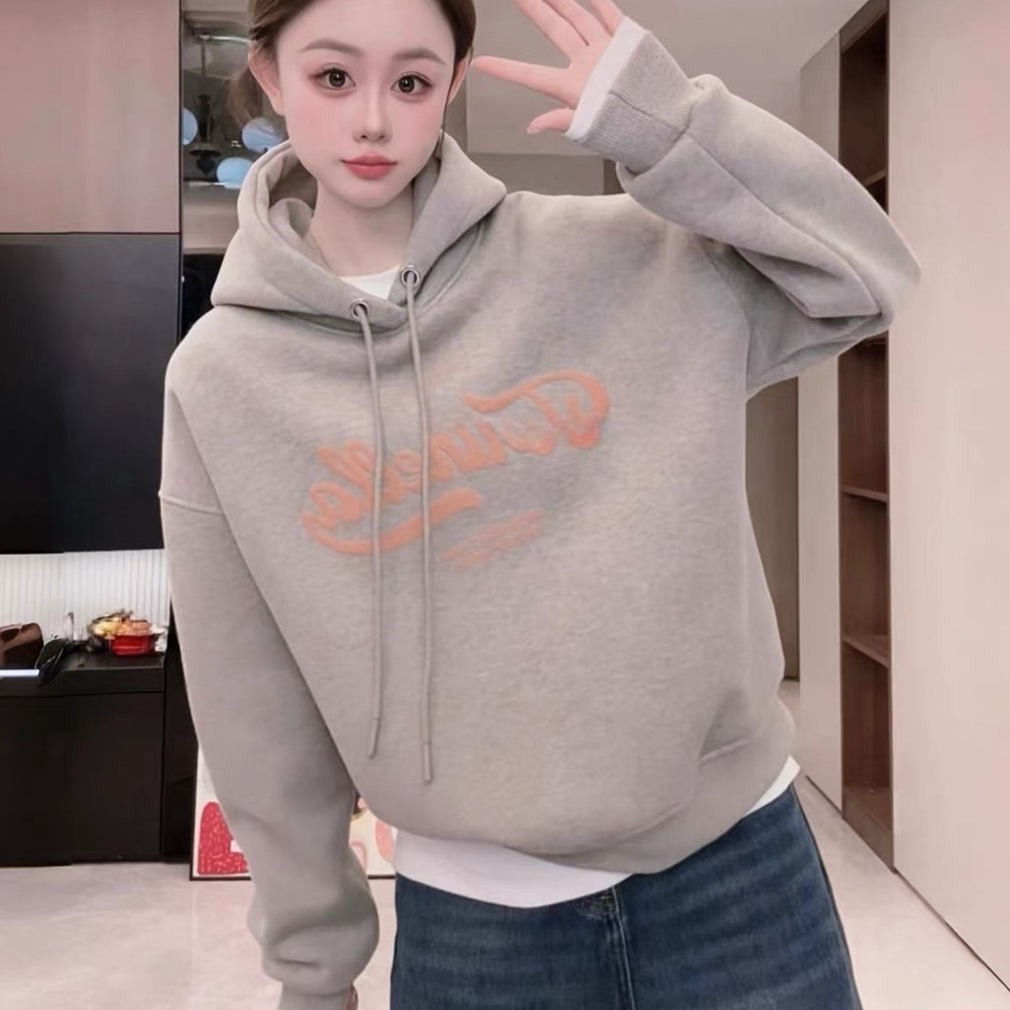 欧货时尚字母加绒加厚抽绳连帽卫衣女秋冬超好看宽松显瘦百搭帽衫