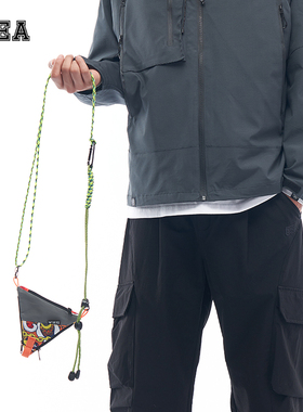 HEA 国潮醒狮三角小包配饰百搭街头风