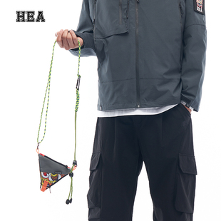 HEA 国潮醒狮三角小包配饰百搭街头风