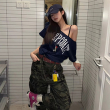 美式复古潮牌字母印花斜肩t恤女夏季宽松显瘦短袖辣妹露肩上衣服