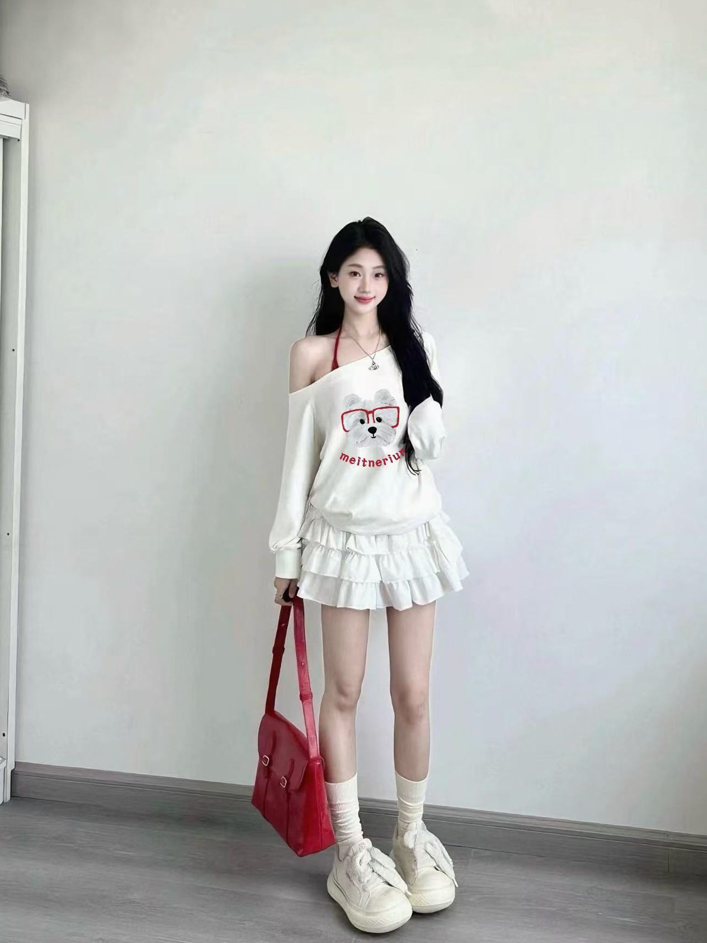 American High Street Style Off-Shoulder Long-Sleeve Sweatshirt for Women, Autumn 2025 New Loose and Lazy Chic Early Autumn Thin Top