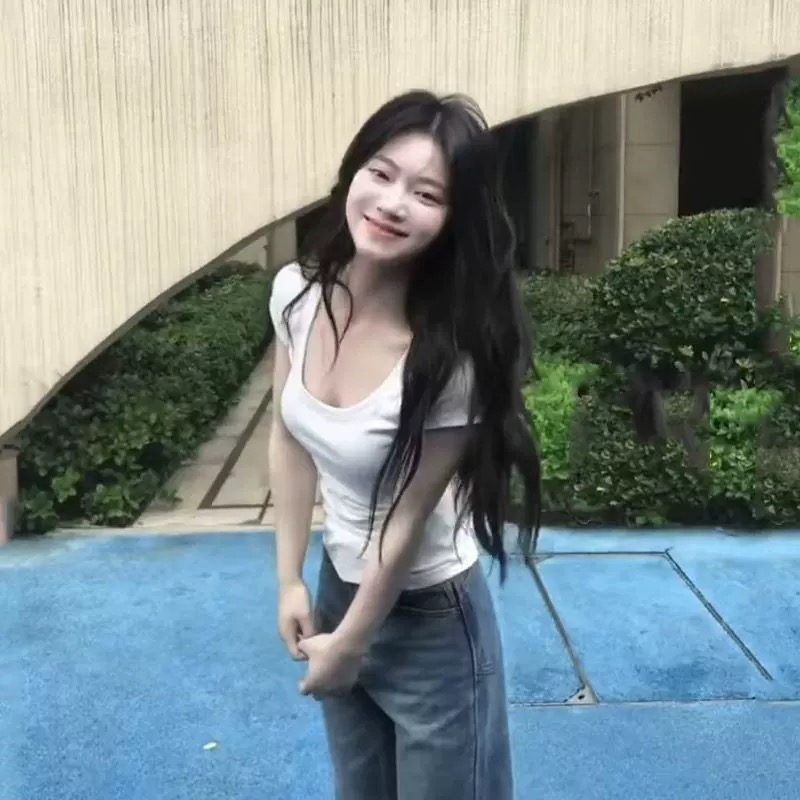 设计感小众纯棉正肩u领短袖t恤女夏纯欲辣妹短款修身显瘦百搭上衣