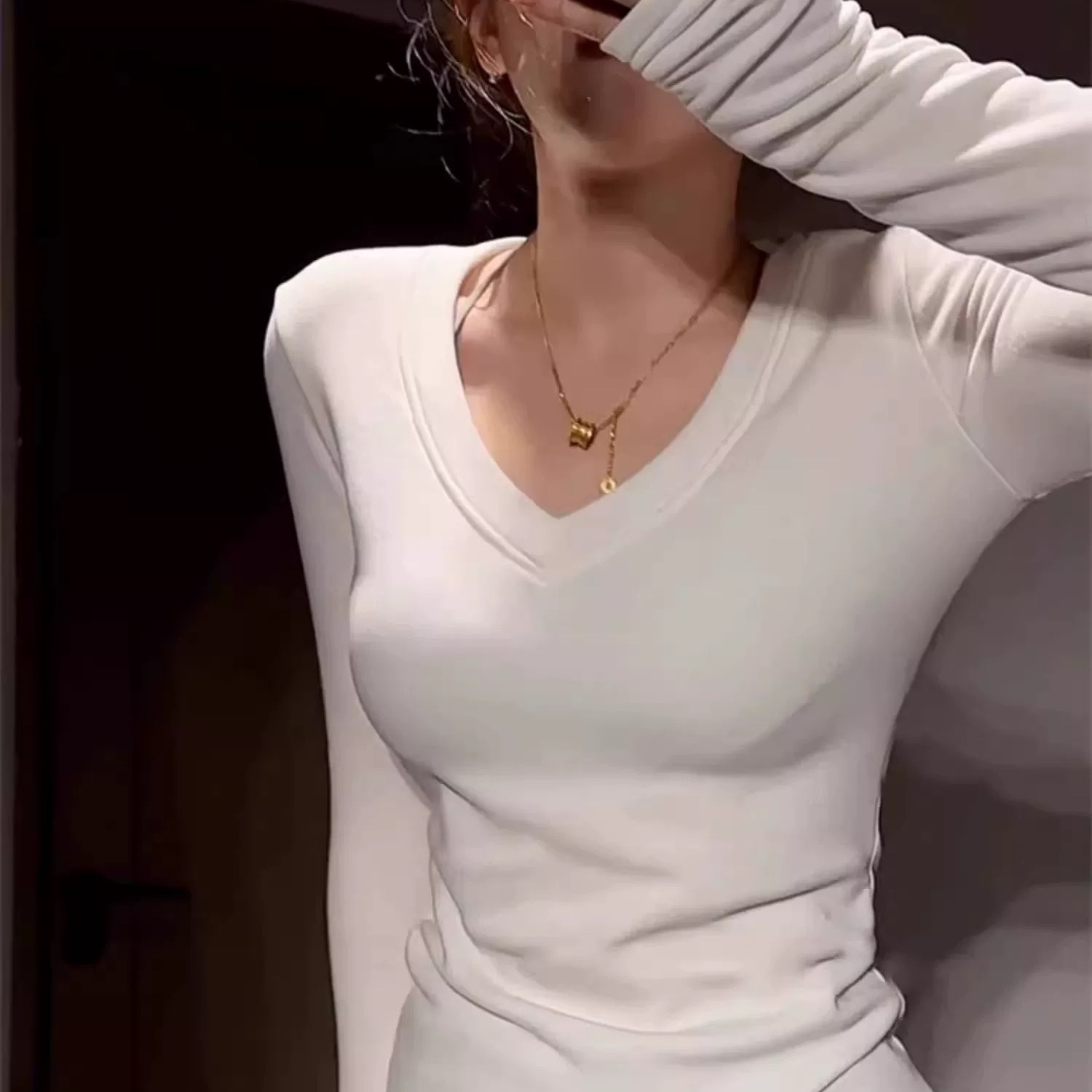 纯欲风正肩收腰显瘦v领长袖