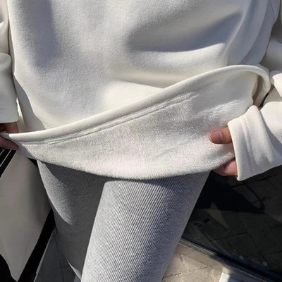 白色打底衫女秋冬内搭加绒圆领