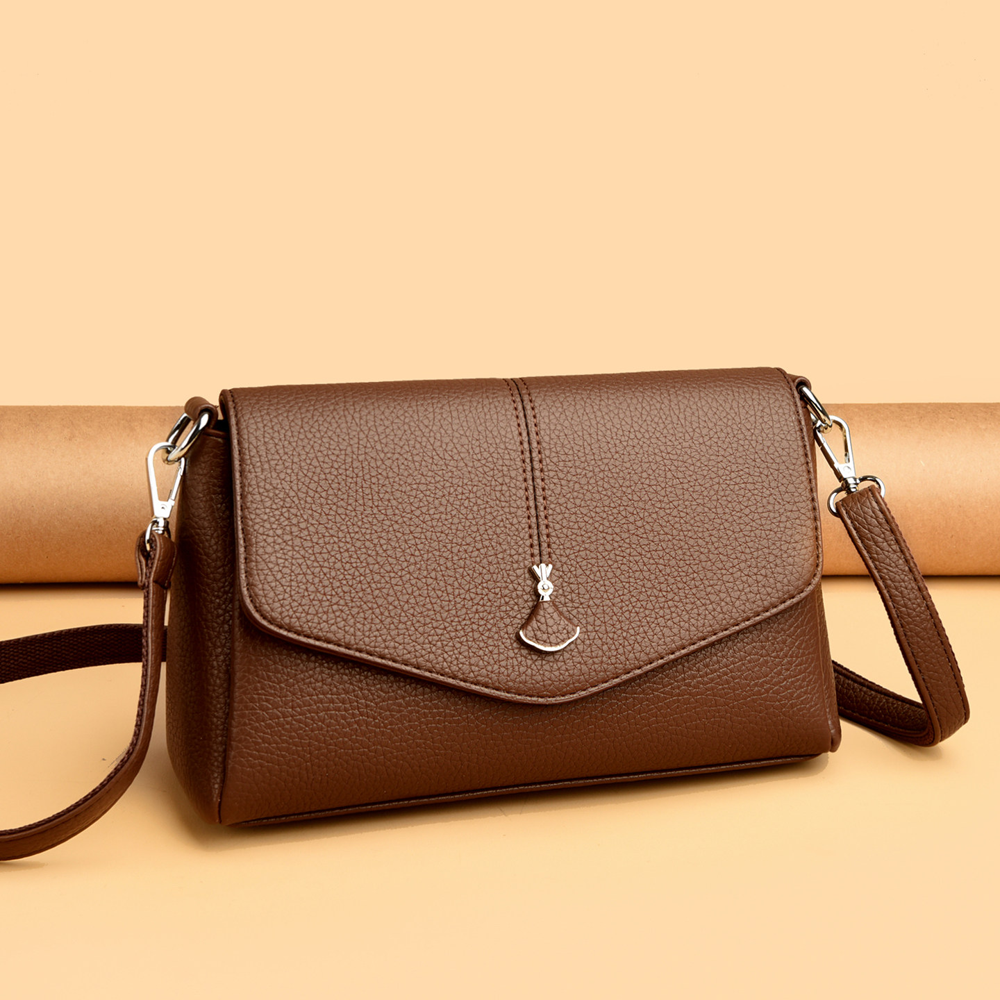 正品真皮质感小方包女2025新款英伦风单肩斜挎包百搭高级感妈妈包